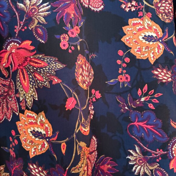 Van Heusen Floral Crochet Blouse. Size M. - Picture 6 of 10